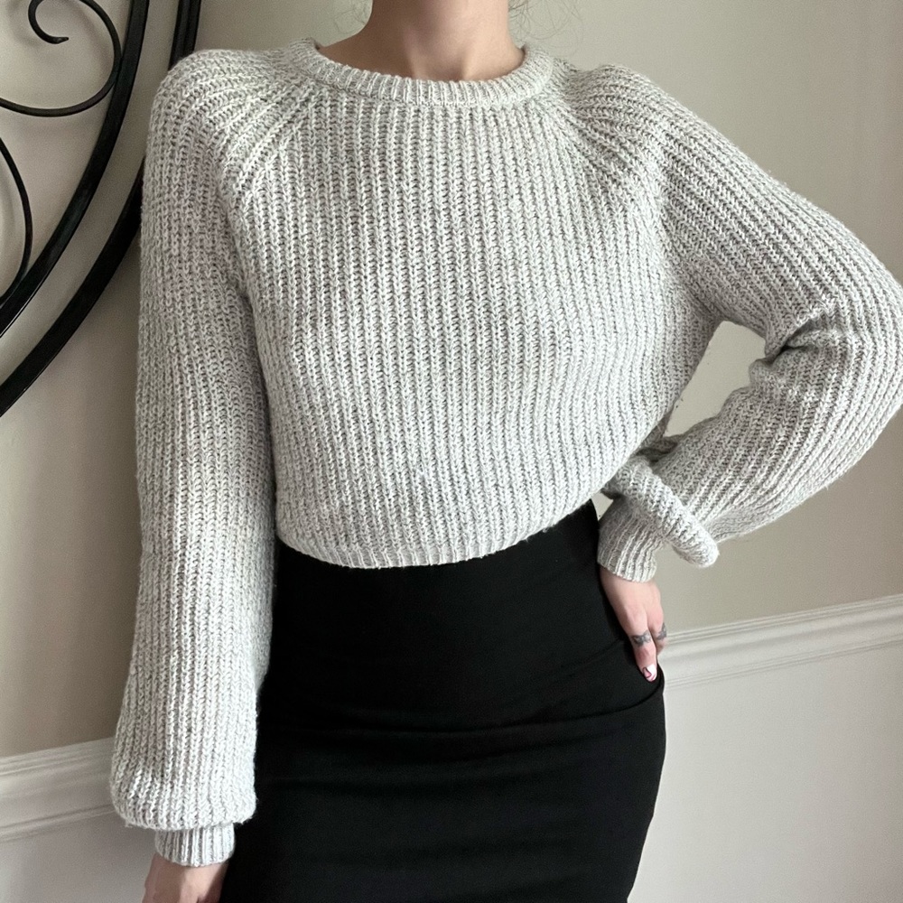 SOLD⚡️FOREVER 21 cropped knit sweater - Picture 2 of 5